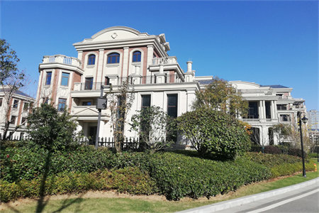 龙湖中学旁精装三室双卫带大阳台对中庭